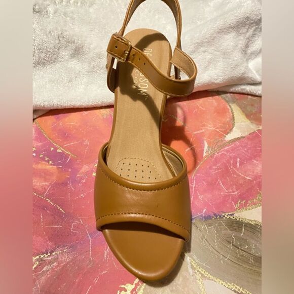 🛍️De Blossom Collection super cute wedge sandals Brown Size:8💥 - Picture 6 of 8